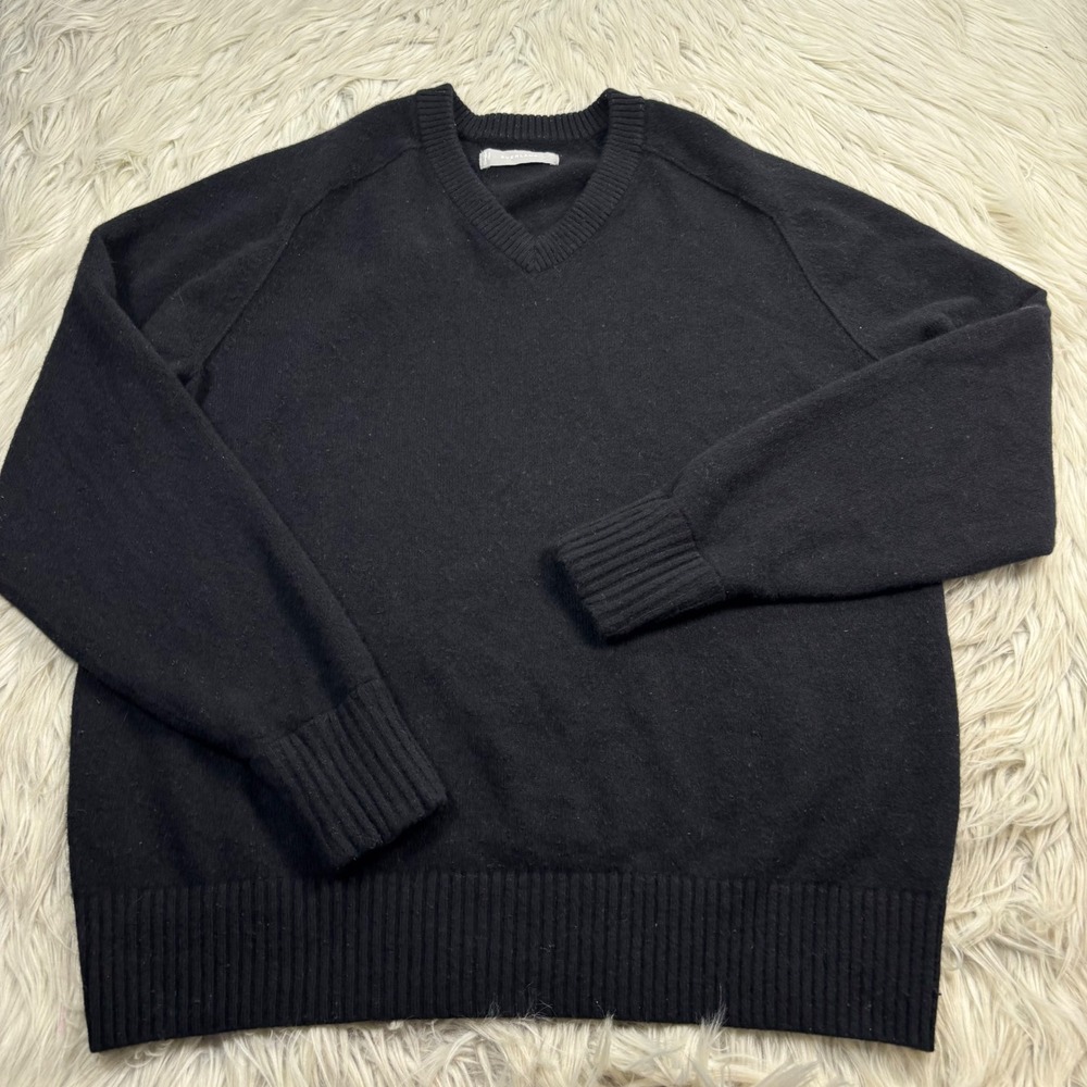 Everlane Women's M Black High V-Neck Cashmere Sweater Preppy Quiet Luxury